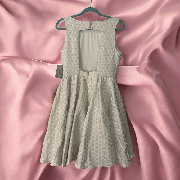 Betsey Johnson white and sliver mini dress. Size 8 - Picture 8 of 8